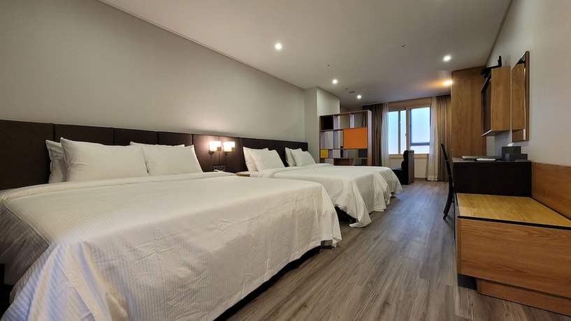 Imagen de la habitación del Hotel Embledon. Foto 10