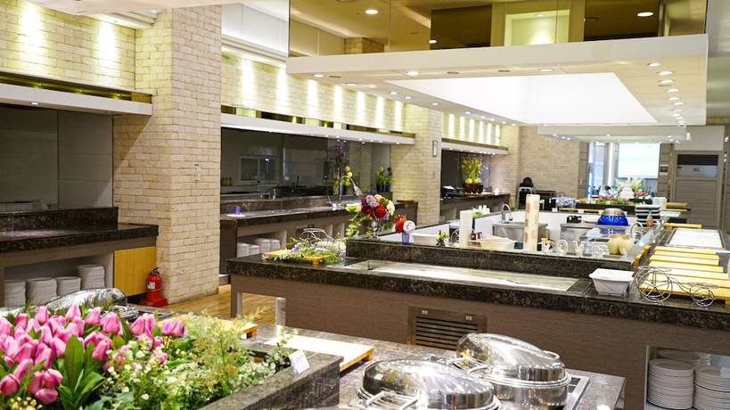 Imagen del bar/restaurante del Hotel Embledon. Foto 3