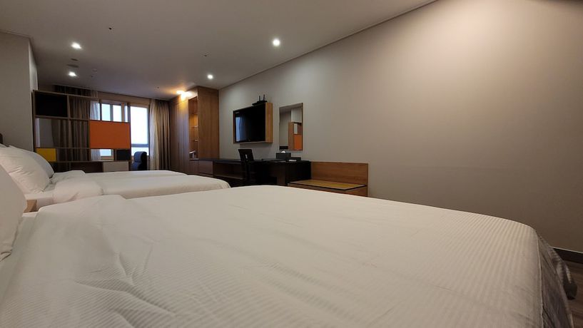 Imagen de la habitación del Hotel Embledon. Foto 14