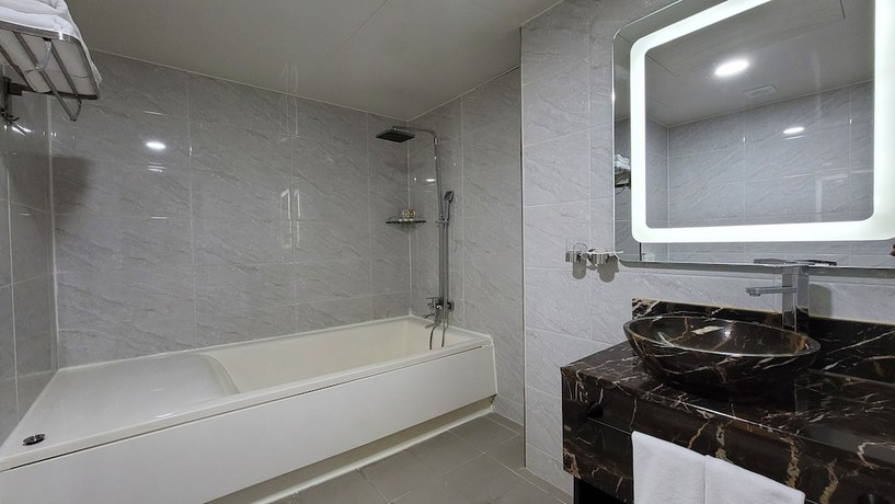 Imagen de la habitación del Hotel Embledon. Foto 15