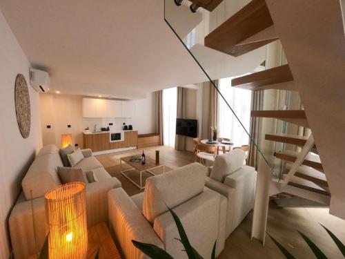 Imagen de la habitación del Hotel Emblemático Hi Suites. Foto 5