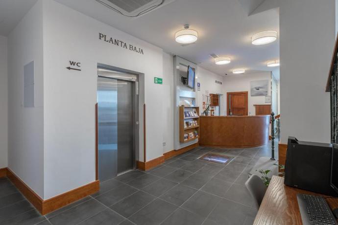 Imagen de los interiores del Hotel Emblemático Holiday Time. Foto 8