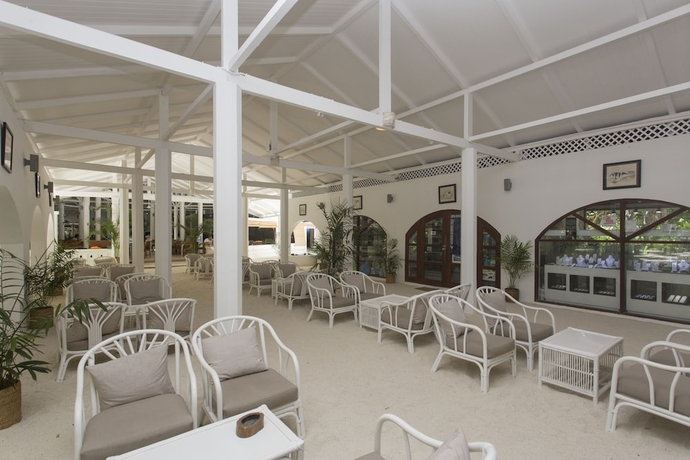 Imagen de los interiores del Hotel Embudu Village. Foto 16