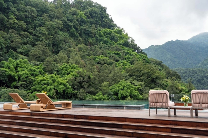 Imagen general del Hotel Emei Mountain Yi Qing Yin Resort. Foto 1
