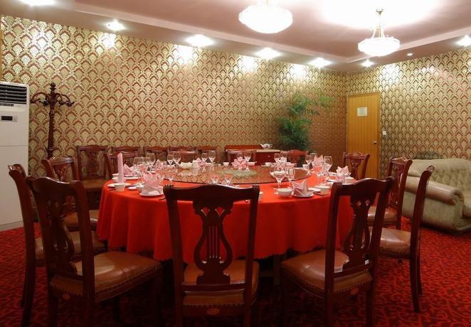 Imagen del bar/restaurante del Hotel Emeishan. Foto 6