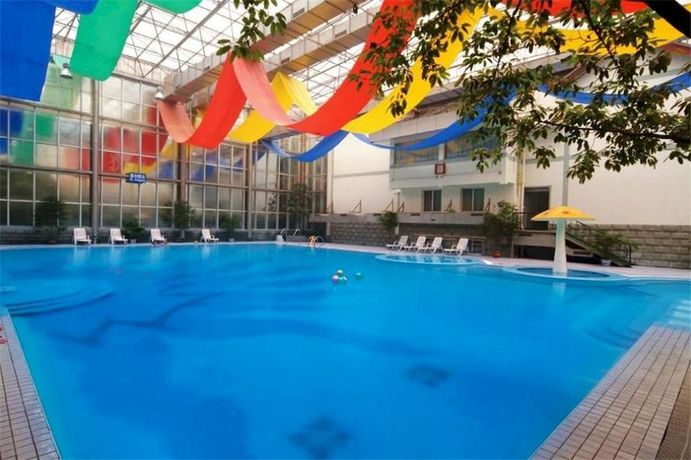 Imagen de la piscina del Hotel Emeishan Grand. Foto 11