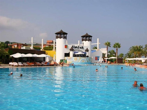 Imagen general del Hotel Emelda Sun Club. Foto 13