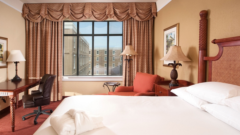 Imagen de la habitación del Hotel Emeline. Foto 7