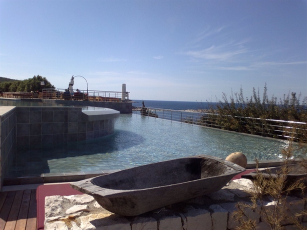 Imagen de la piscina del Hotel Emelisse Nature Resort. Foto 15