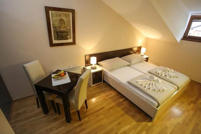 Imagen de la habitación del Hotel Emen. Foto 3