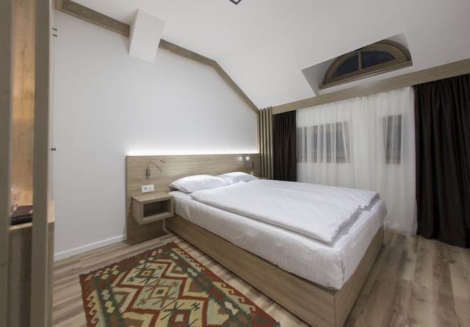 Imagen de la habitación del Hotel Emen. Foto 7