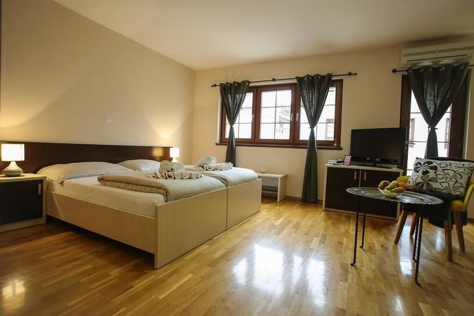 Imagen de la habitación del Hotel Emen. Foto 10
