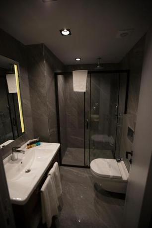 Imagen de la habitación del Hotel Emens hotel, Konak. Foto 8