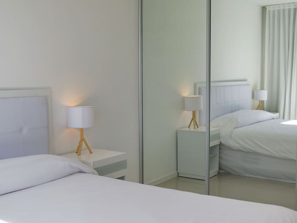 Imagen general del Hotel Emerald Apartments. Foto 1