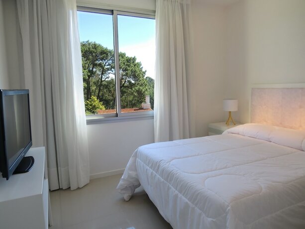 Imagen general del Hotel Emerald Apartments. Foto 3