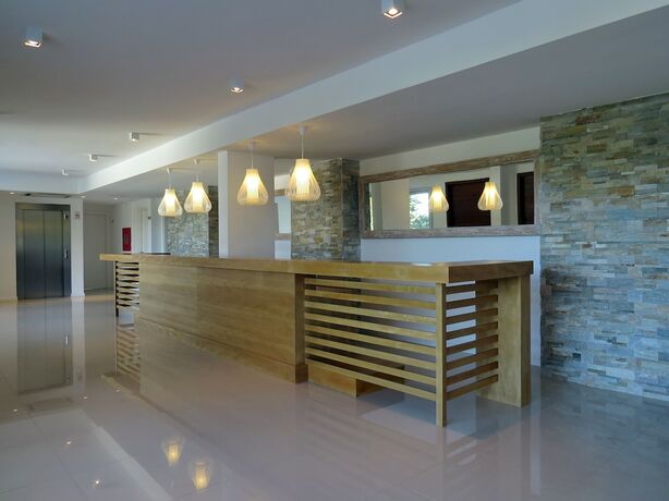 Imagen general del Hotel Emerald Apartments. Foto 7