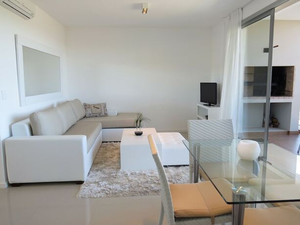 Imagen general del Hotel Emerald Apartments. Foto 13