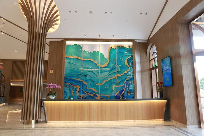 Imagen de los interiores del Hotel Emerald Bay Fuxian Lake. Foto 20