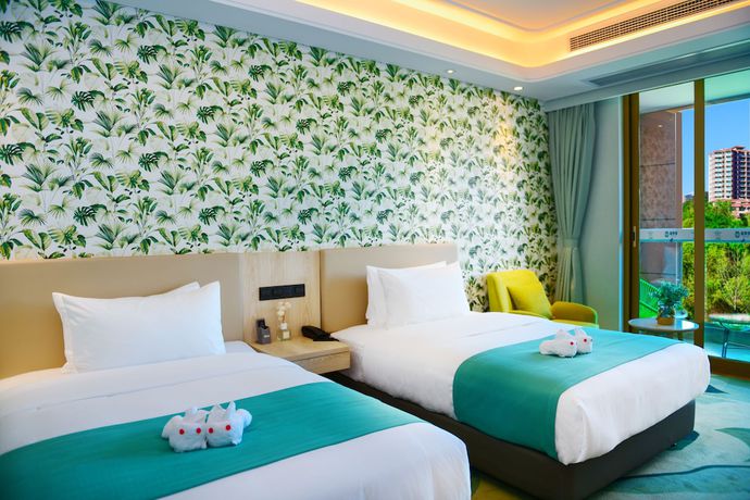 Imagen de la habitación del Hotel Emerald Bay Fuxian Lake. Foto 16