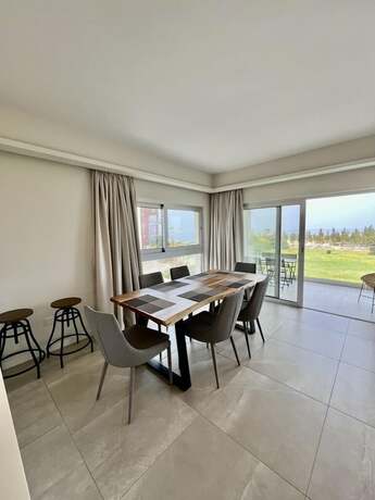 Imagen general del Hotel Emerald Bay Suites. Foto 6