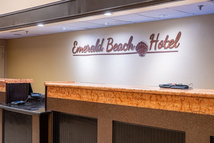 Imagen de los interiores del Hotel Emerald Beach. Foto 19