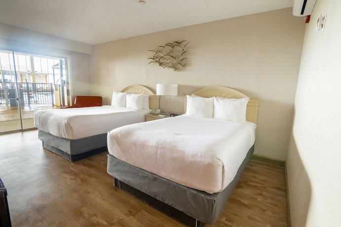 Imagen de la habitación del Hotel Emerald Beach. Foto 15