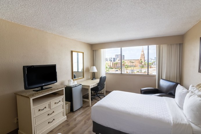 Imagen de la habitación del Hotel Emerald Beach. Foto 17