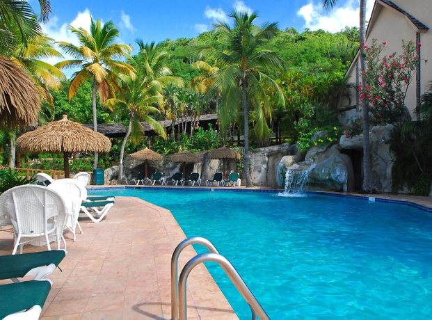 Imagen de la piscina del Hotel Emerald Beach Resort. Foto 16