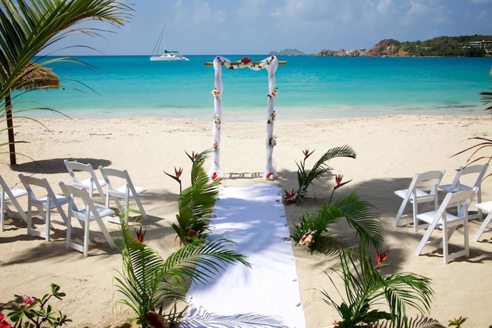 Imagen de los interiores del Hotel Emerald Beach Resort. Foto 15