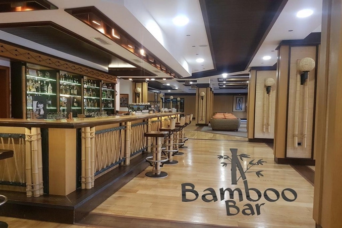 Imagen general del Hotel Emerald Beach Resort and Spa. Foto 8