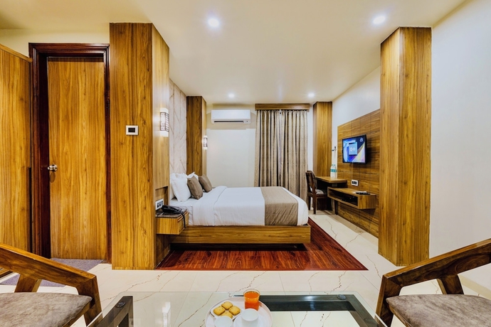 Imagen de la habitación del Hotel Emerald, Bhopal. Foto 2
