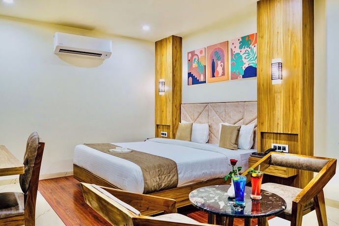Imagen de la habitación del Hotel Emerald, Bhopal. Foto 15