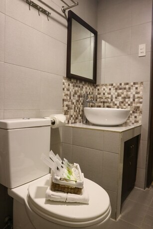 Imagen de la habitación del Hotel Emerald Boutique. Foto 23