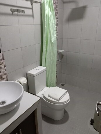 Imagen de la habitación del Hotel Emerald Boutique. Foto 33