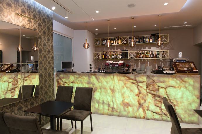 Imagen del bar/restaurante del Hotel Emerald Boutique, Tirana. Foto 4