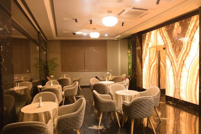 Imagen del bar/restaurante del Hotel Emerald Boutique, Tirana. Foto 6