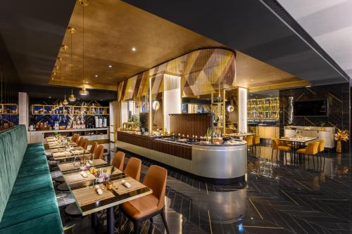 Imagen del bar/restaurante del Hotel Emerald, Budapest. Foto 4