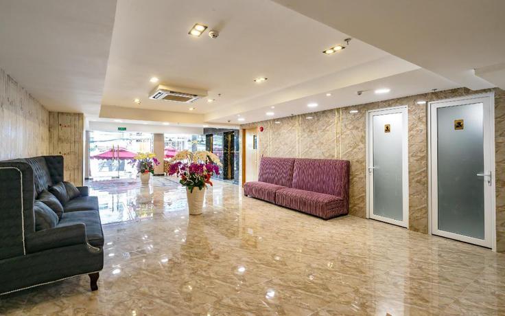 Imagen de los interiores del Hotel Emerald Central. Foto 9