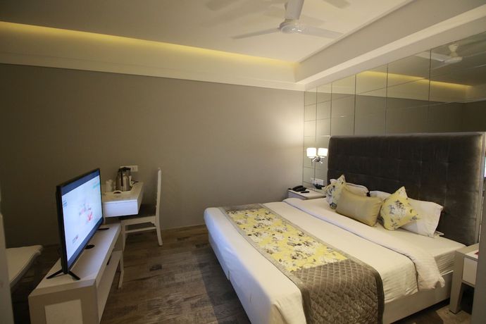 Imagen de la habitación del Hotel Emerald, Chandigarh. Foto 9