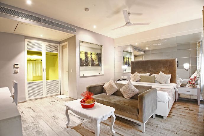 Imagen de la habitación del Hotel Emerald, Chandigarh. Foto 11