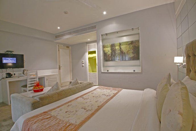 Imagen de la habitación del Hotel Emerald, Chandigarh. Foto 13
