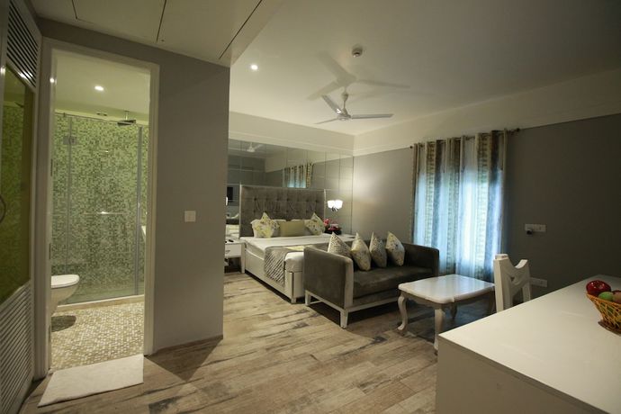 Imagen de la habitación del Hotel Emerald, Chandigarh. Foto 16