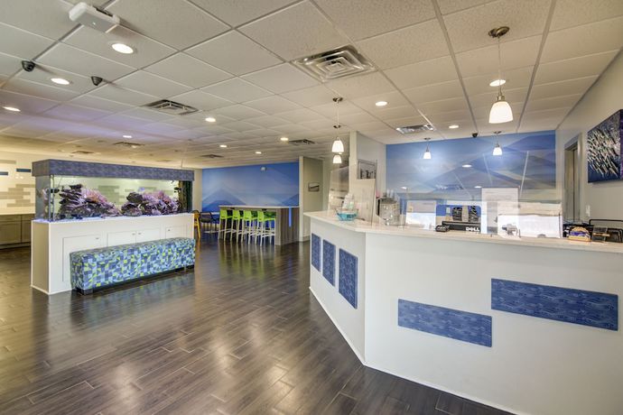 Imagen de los interiores del Hotel Emerald Coast Inn And Suites. Foto 19
