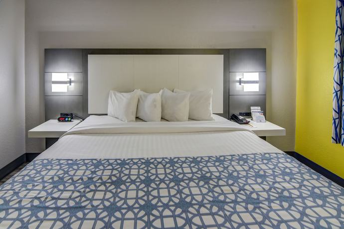 Imagen de la habitación del Hotel Emerald Coast Inn And Suites. Foto 7