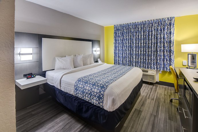 Imagen de la habitación del Hotel Emerald Coast Inn And Suites. Foto 14