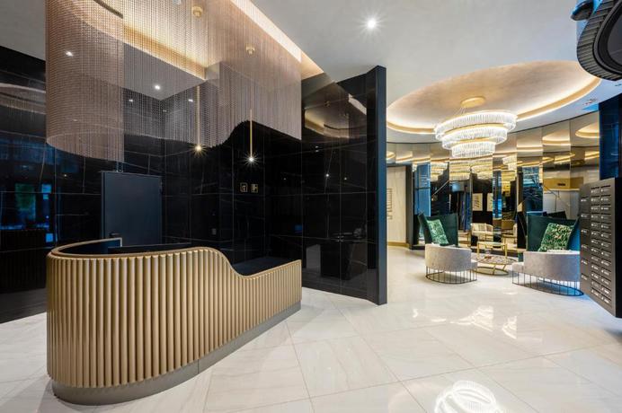 Imagen de los interiores del Hotel Emerald Downtown Suites. Foto 12