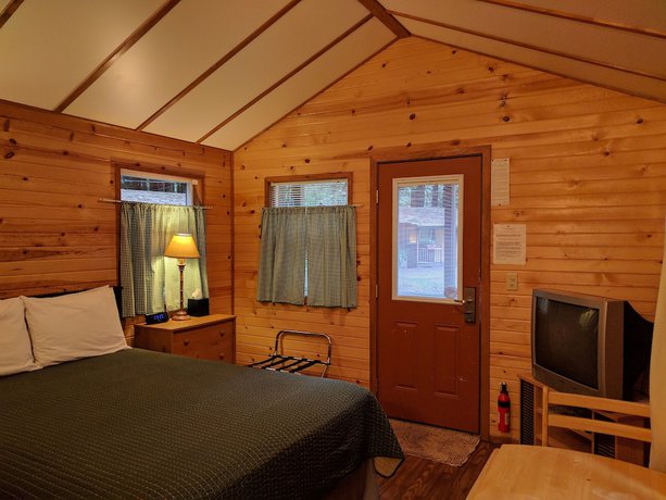 Imagen de la habitación del Hotel Emerald Forest Cabins. Foto 15