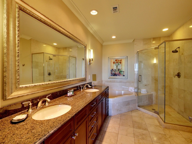 Imagen de la habitación del Hotel Emerald Grande At Harborwalk Village. Foto 8