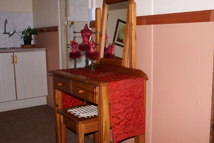 Imagen de la habitación del Hotel Emerald Guesthouse. Foto 11