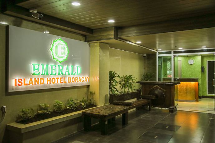 Imagen de los interiores del Hotel Emerald Island. Foto 16